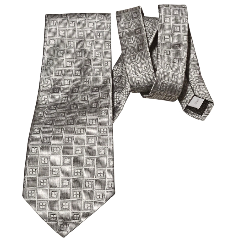 Pierre Cardin 100% Silk Tie – Silver Geometric Square Pattern